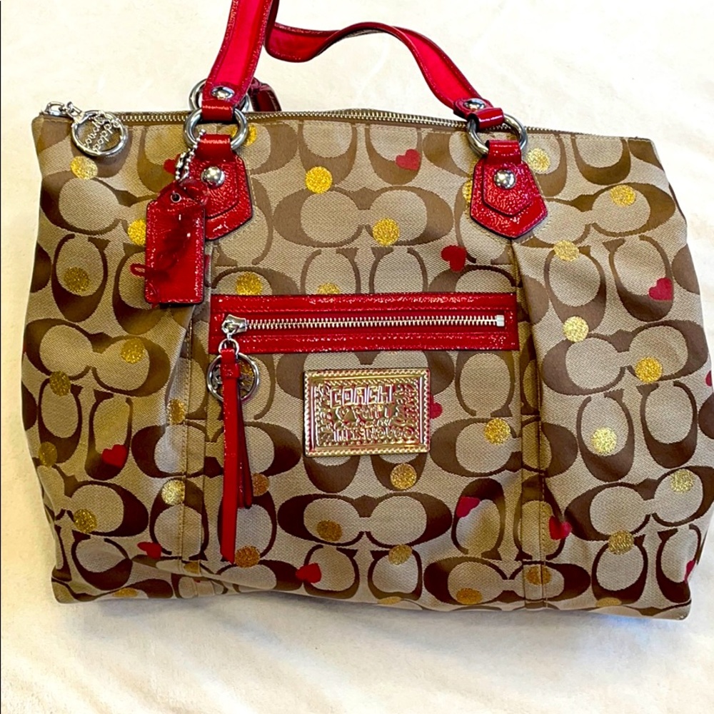 Coach Poppy large tote - Valentine hearts pattern